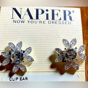 VINTAGE Napier screw-on Earnings.Excellent condition.